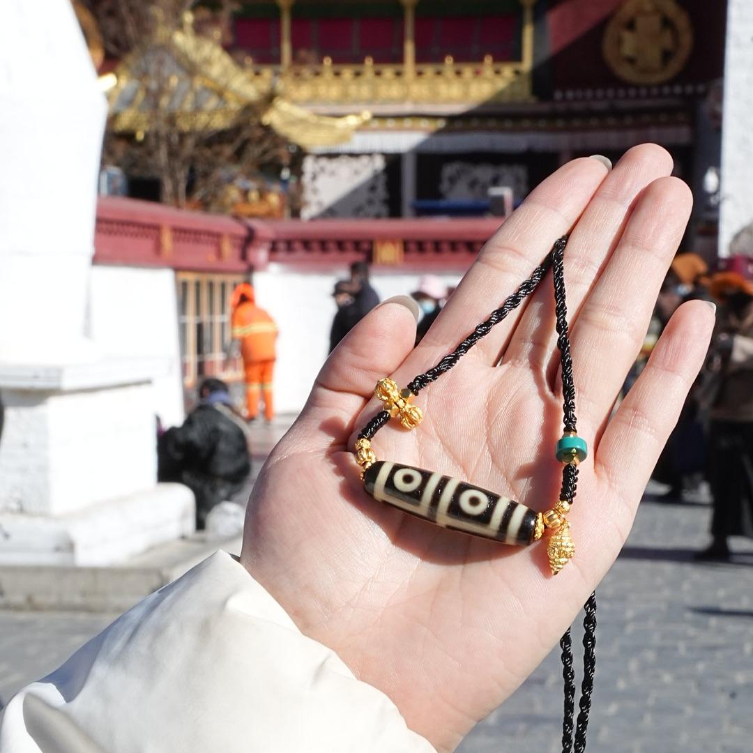 Earth Gate Four-Eyed Dzi Bead Necklace