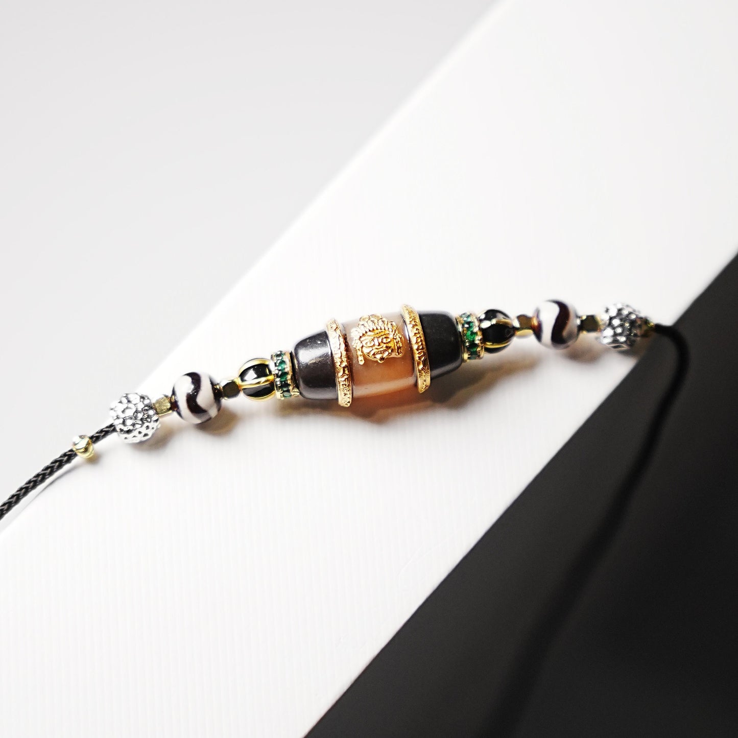 Stylish Agate and DZI Beaded Necklace